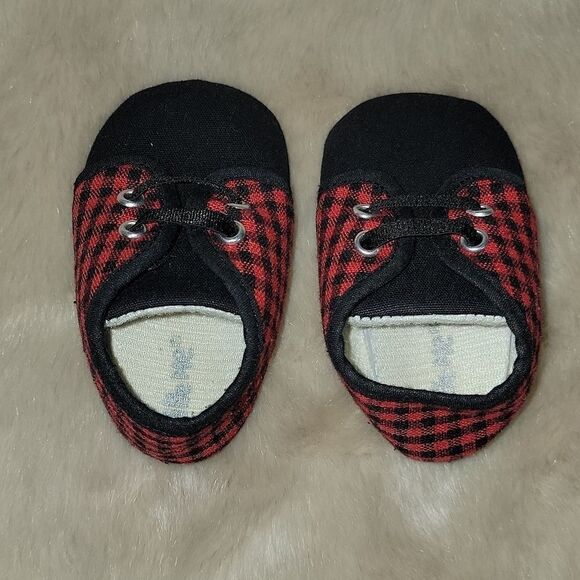 LITTLE ME BUFFALO PLAID SOFT BABY SHOES,  SIZE 6-12 MONTHS - Picture 3 of 5
